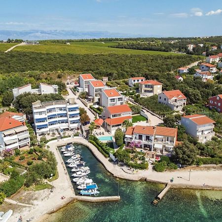 Apartmani Sollei Petrcane Eksteriør bilde
